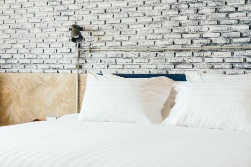 ko lanta hotels and co working space