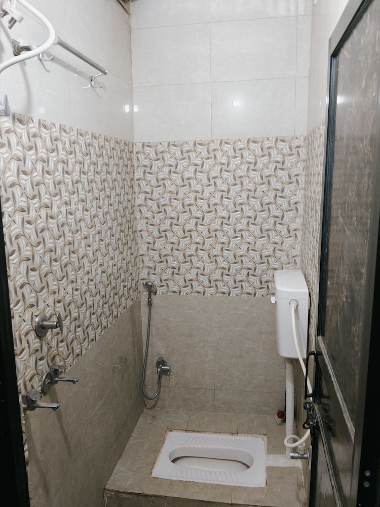 hotel in kashi