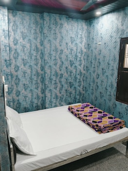 hotel in kashi