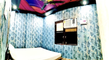 hotel in kashi