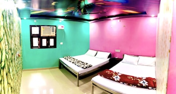hotel in kashi