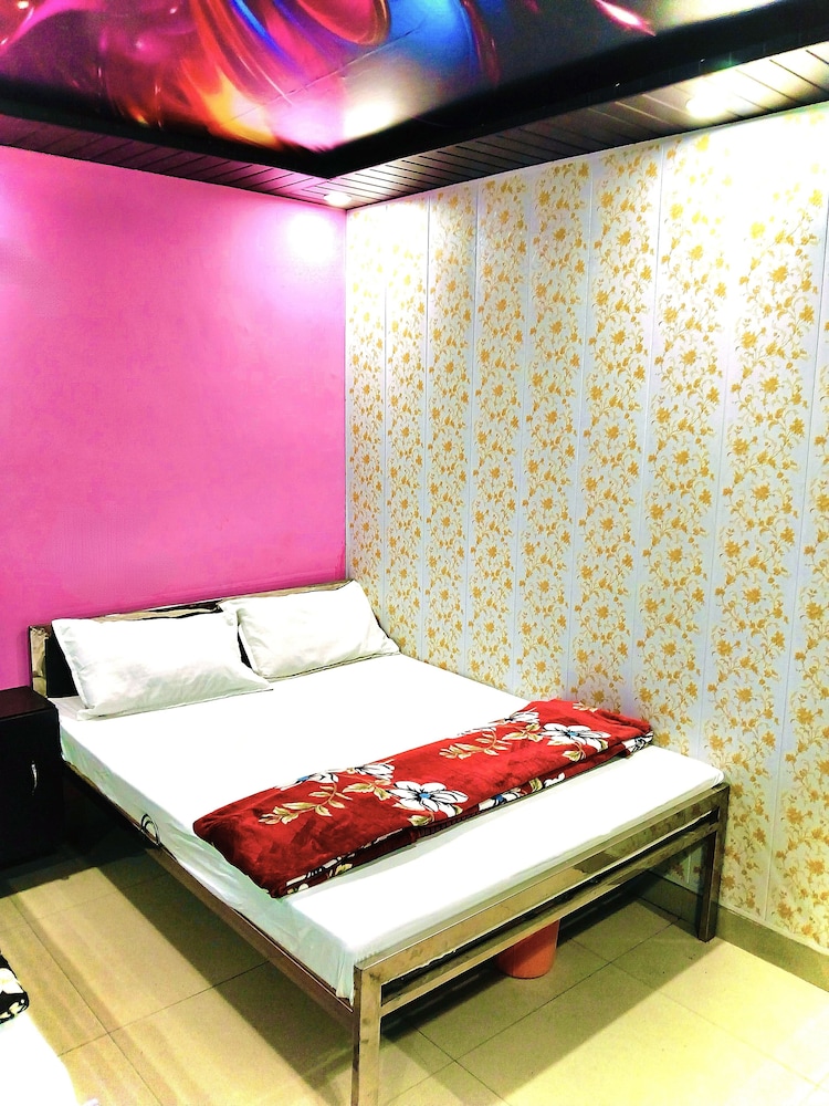 hotel in kashi