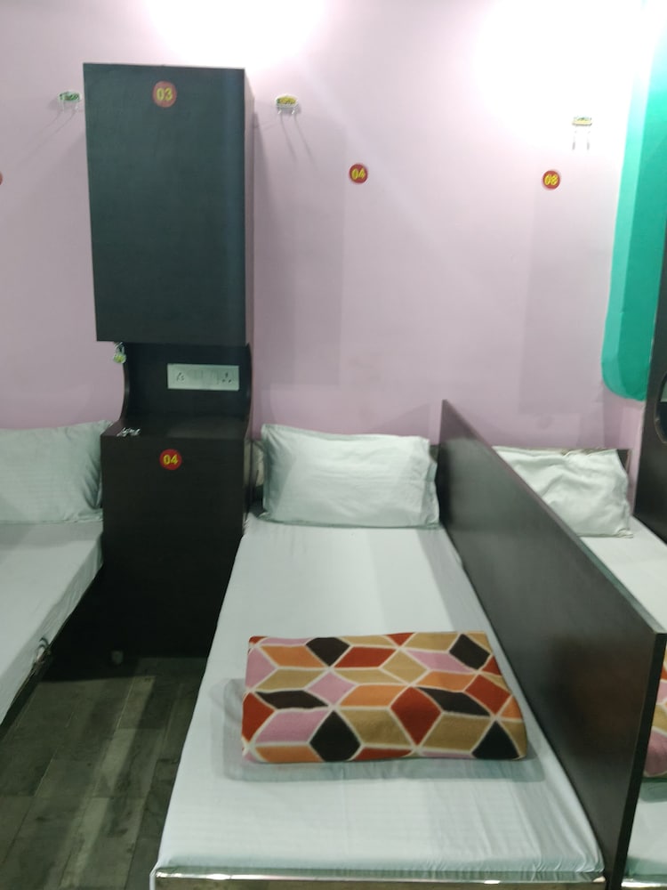 hotel in kashi