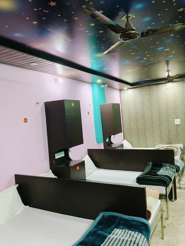 hotel in kashi