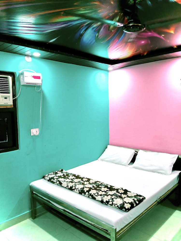 hotel in kashi