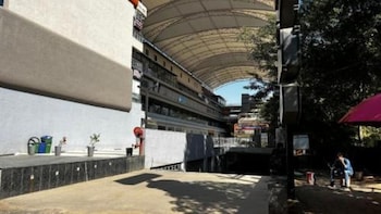 hotel shree hari om residency