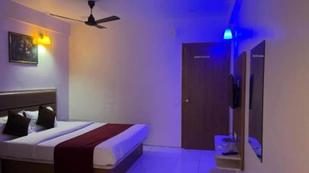 hotel shree hari om residency