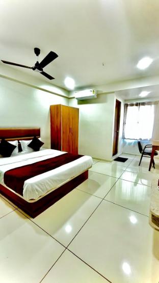 hotel shree hari om residency
