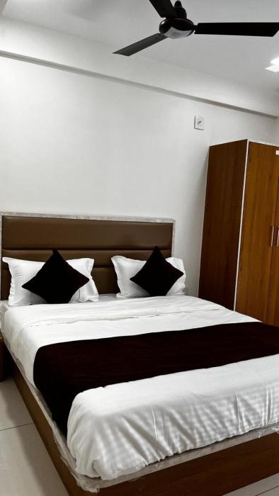 hotel shree hari om residency
