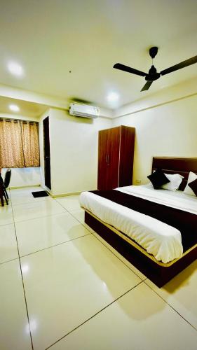 hotel shree hari om residency