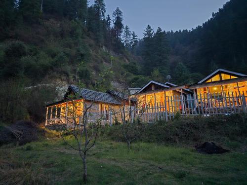 Jibhi Village,,3 star