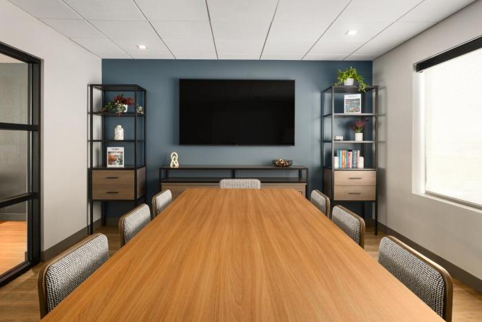 atwell suites belgrade bozeman airport by ihg
