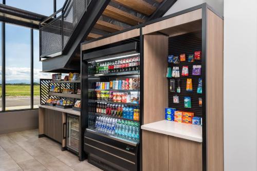 atwell suites belgrade bozeman airport by ihg
