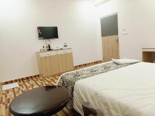 auric hotel