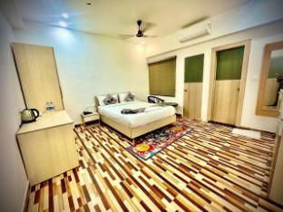 auric hotel