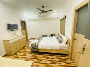 auric hotel