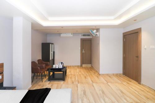 super collection o ranchi station near rajendra chowk formerly bodhraj paradise