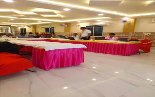 hotel rajshree international