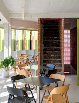 Santisookmidtown,,3 star