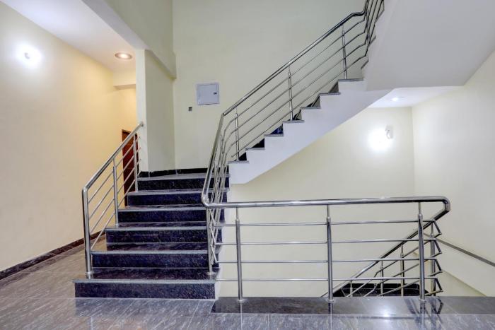 hotel o yatharth inn paying guest house