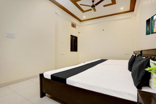 Hotel O Yatharth Inn Paying Guest House,,3 star
