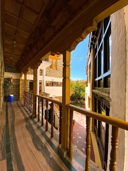 nezer hostel and roof top cafe