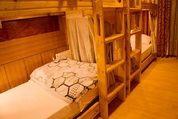 nezer hostel and roof top cafe