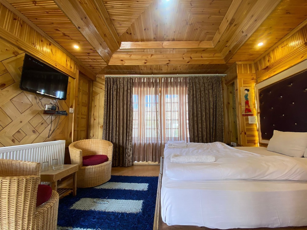 nezer hostel and roof top cafe