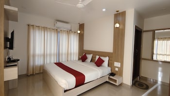 hotel ivy grand by grb