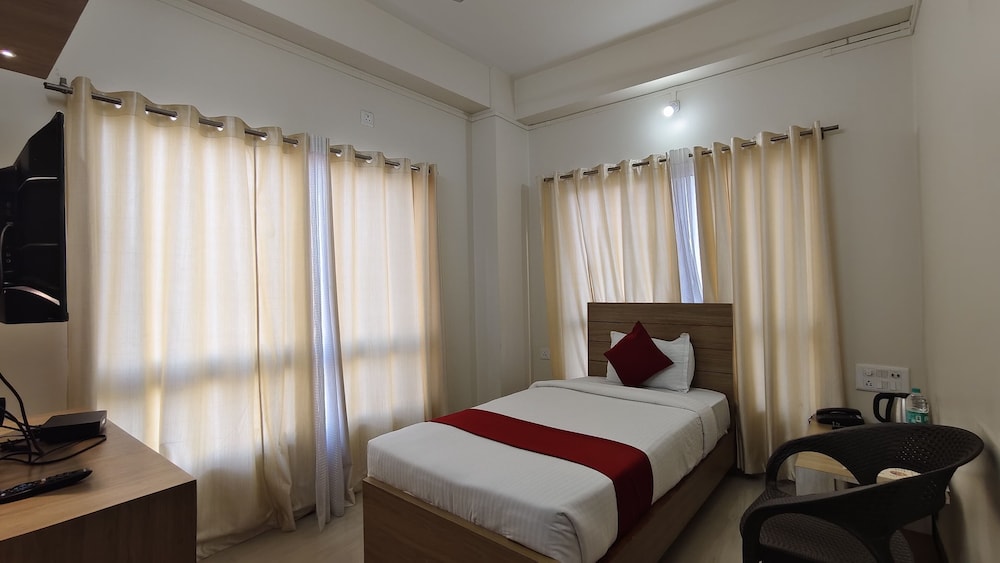 hotel ivy grand by grb