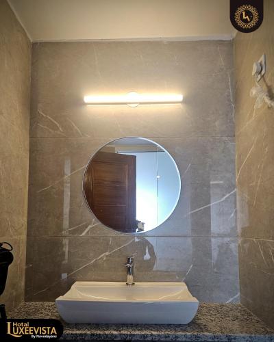 hotel luxeevista by navodayans