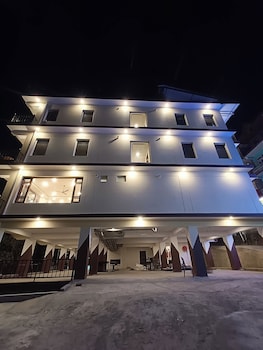 hotel luxeevista by navodayans