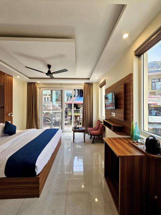 hotel luxeevista by navodayans