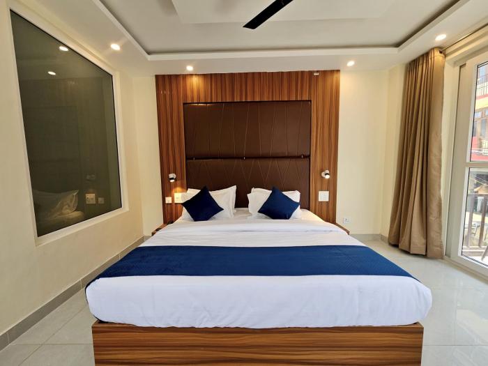 hotel luxeevista by navodayans