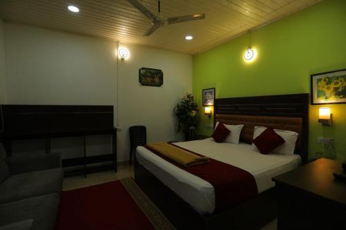 the svarga hill view resort