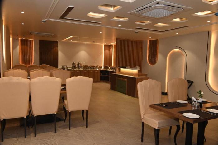 hotel the rising banaras