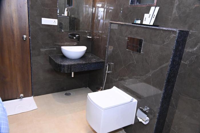 hotel the rising banaras