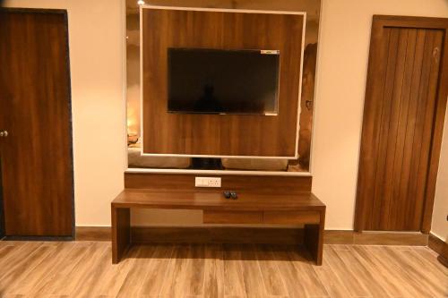 hotel the rising banaras