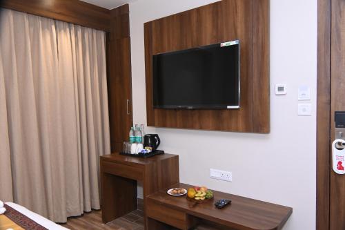 hotel the rising banaras