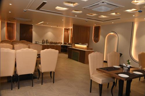 hotel the rising banaras