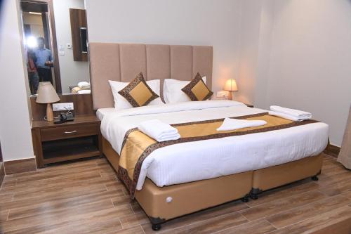 hotel the rising banaras