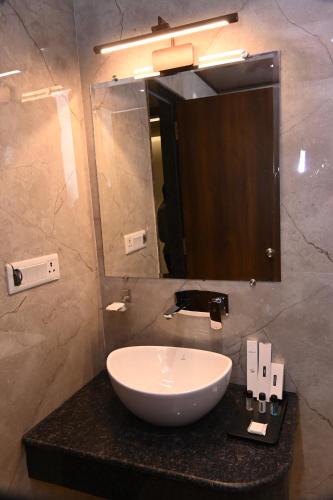 hotel the rising banaras