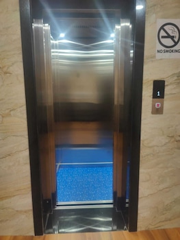 hotel bhavya