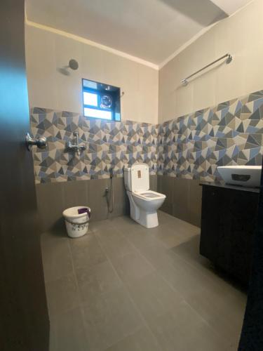 beach edge calangute