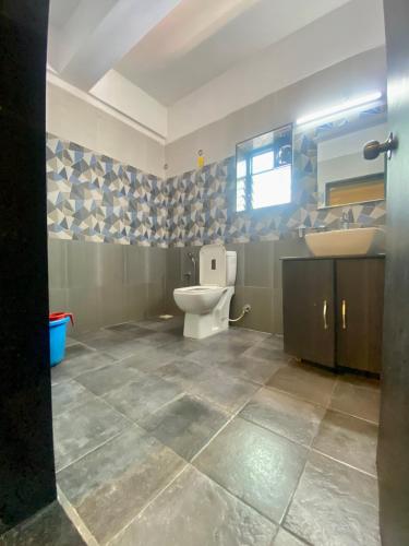 beach edge calangute