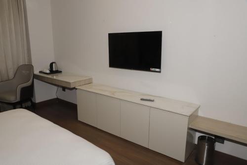 Hotel Ms Victoria,,3 star