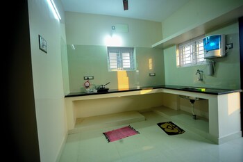 ses linga cottage