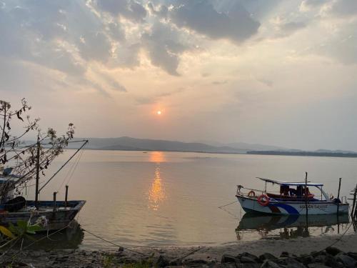 Artham The River View,,3 star
