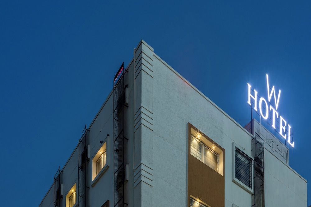 w hotel shamshabad hyderabad airport