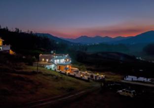 vihanis western clouds by voye homes